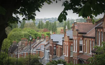 Second steppers ‘face biggest gap on record to trade up to next home’