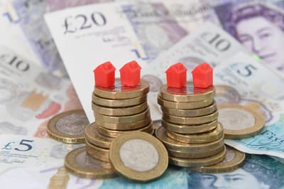 Some mortgage lenders ‘pause rate cut plans’ amid economic uncertainty