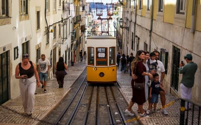 Spike in bookings to Spain and Portugal as Brits cancel Dubai trips