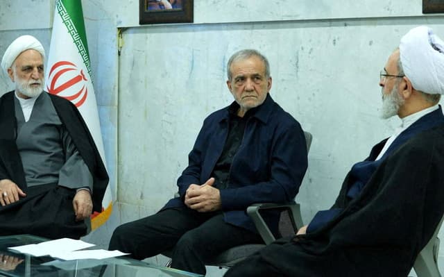 Iran apologises for Gulf attacks after Trump demands ‘total surrender’